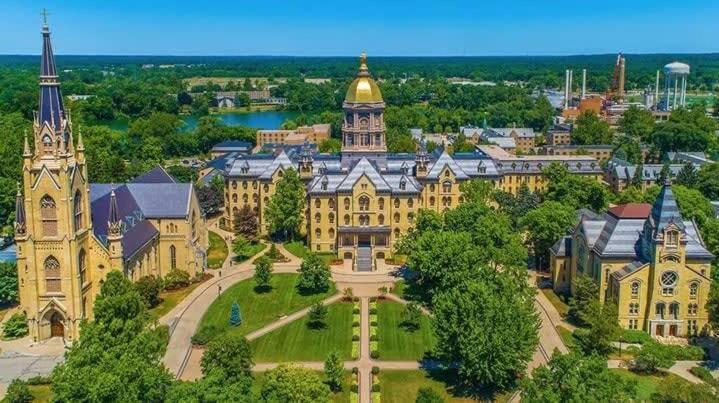 The Lucky Charm Home Of The Fighting Irish! Bbq Outdoor Games Coffee South Bend Eksteriør bilde